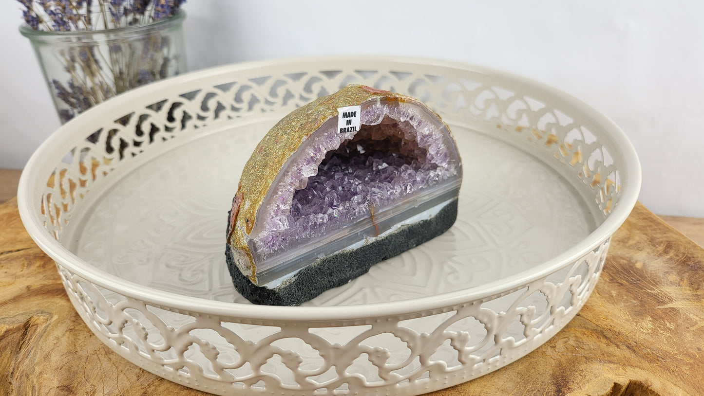 Amethystdruse mit vielen Auraeinschlüssen