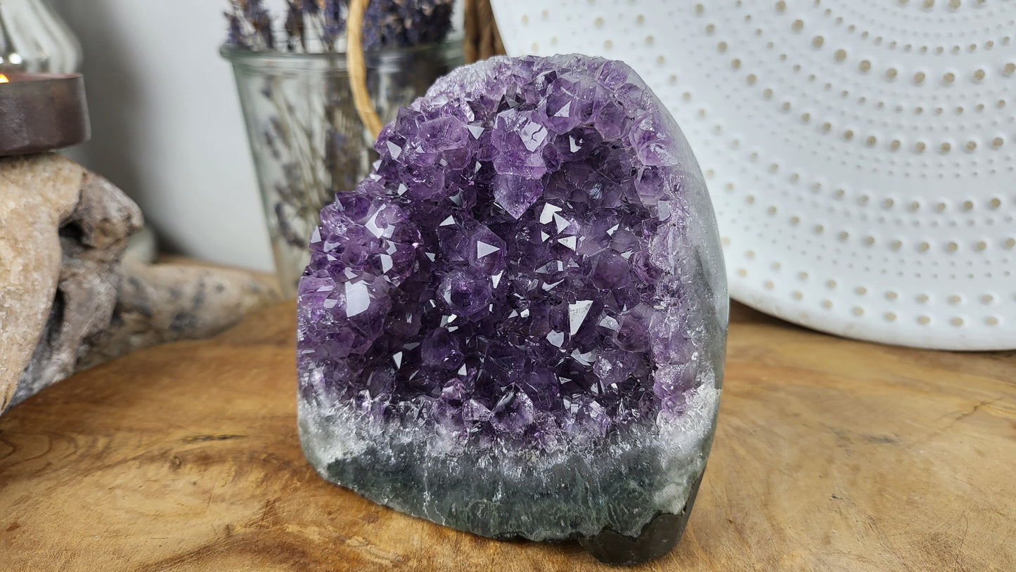 Vollpolierte Amethystdruse ca. 820g