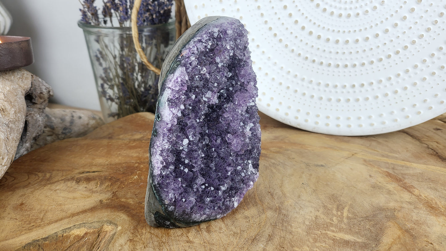 Vollpolierte Amethystdruse ca. 825g