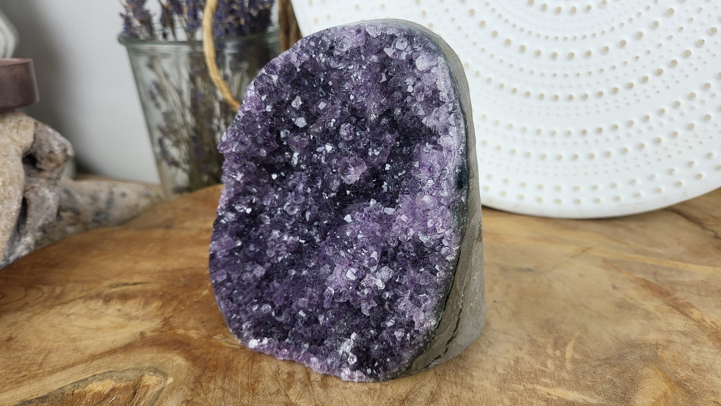 Vollpolierte Amethystdruse ca. 825g