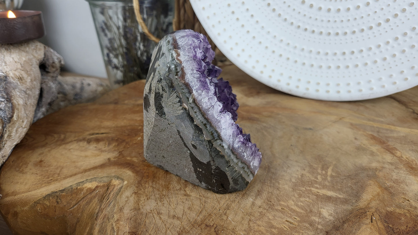 Vollpolierte Amethystdruse ca. 750g