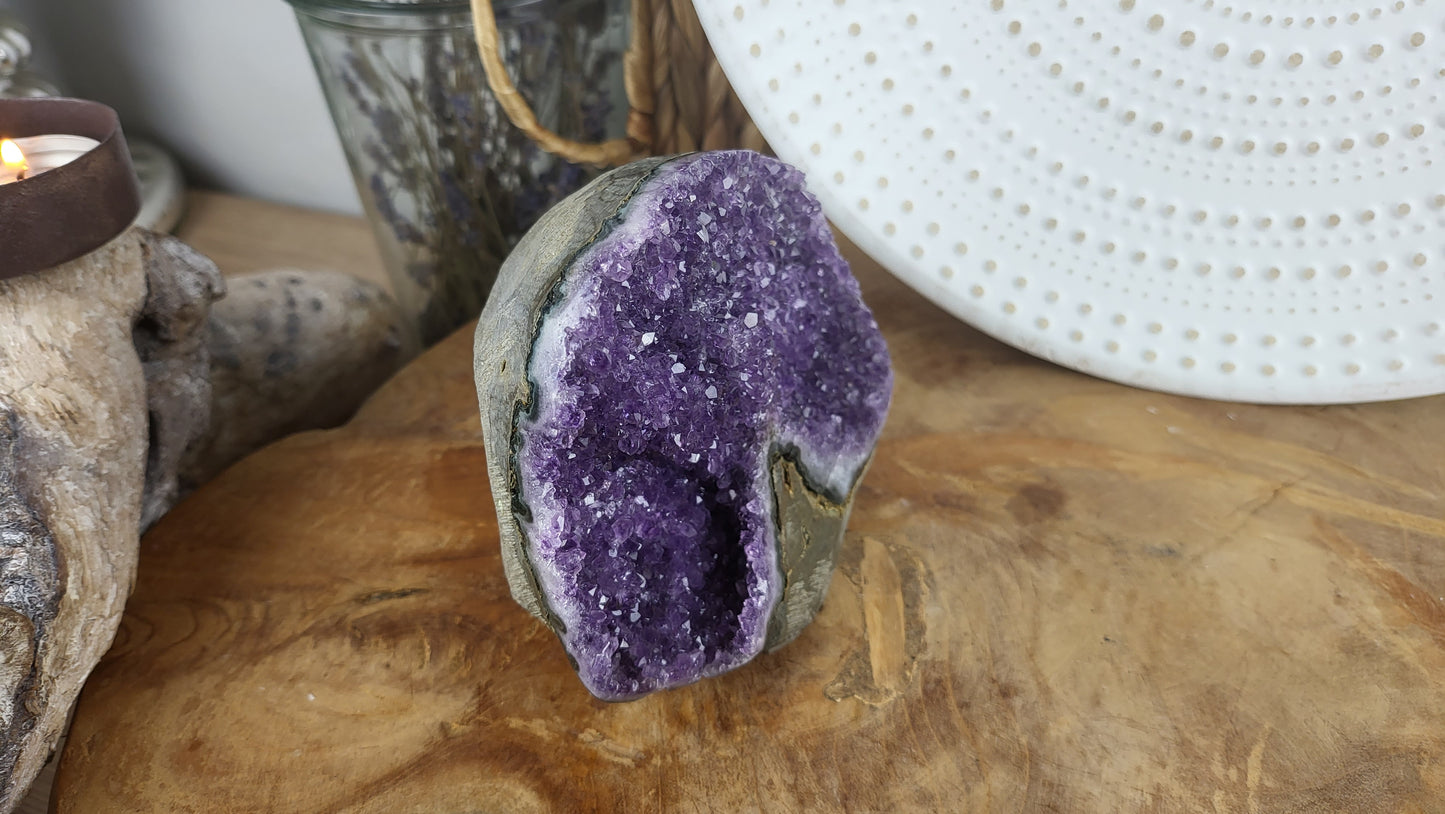 Vollpolierte Amethystdruse ca. 850g