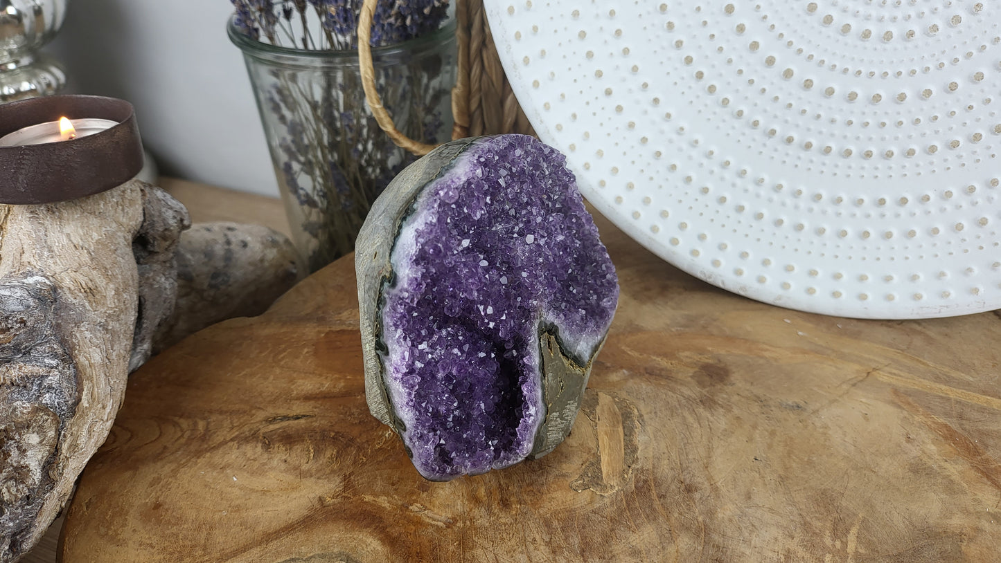 Vollpolierte Amethystdruse ca. 850g