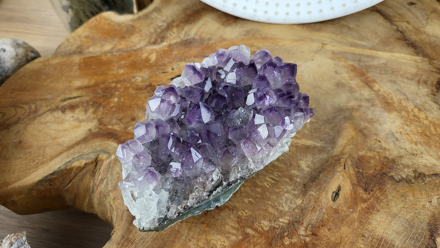 Amethyst Segment mit großer Kristallbildung ca. 635g