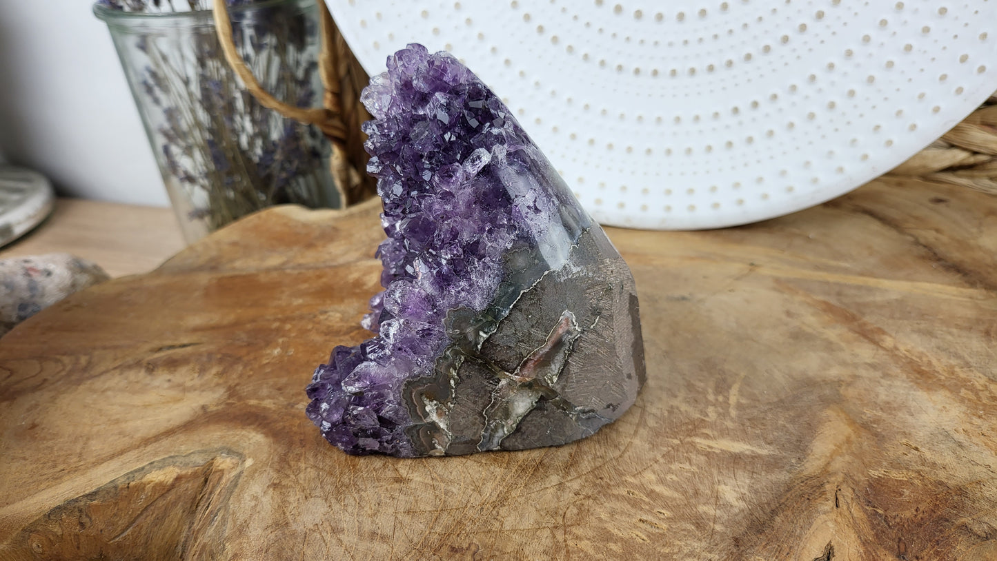 Amethystdruse vollpoliert, ca. 670g