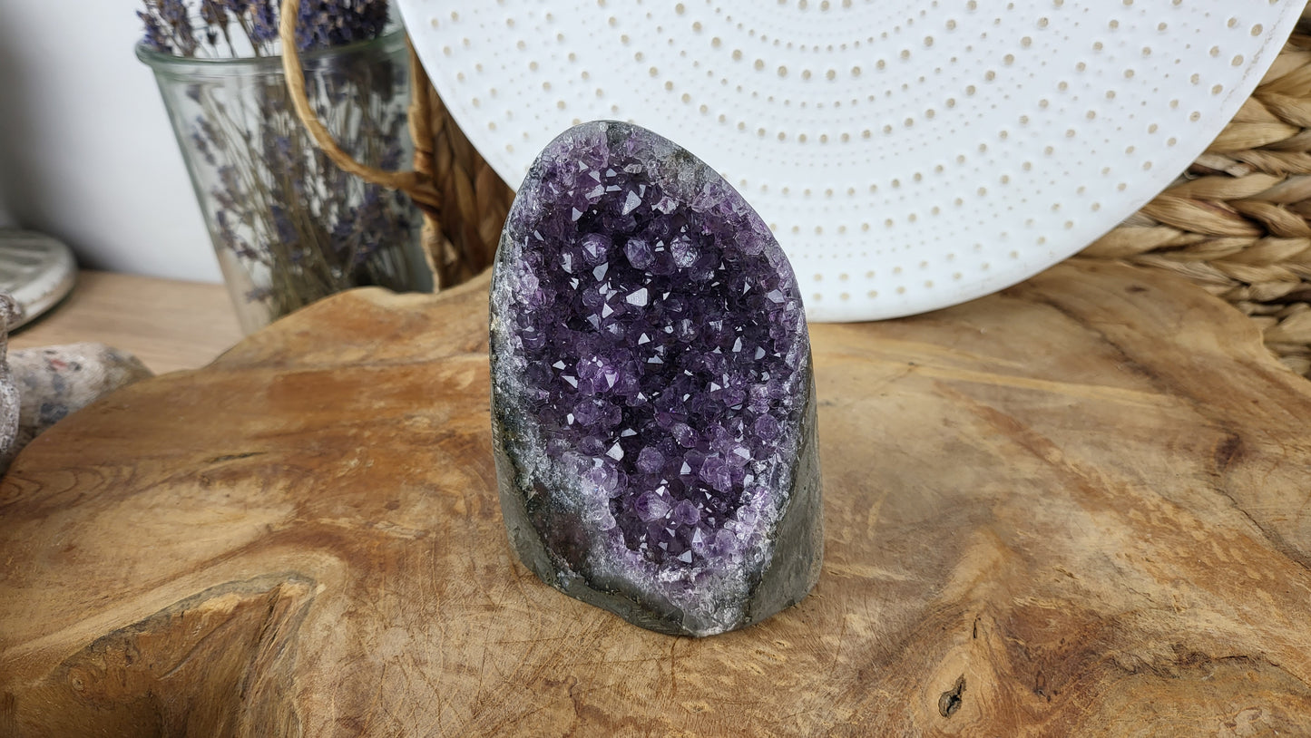 Amethystdruse vollpoliert, ca. 590g