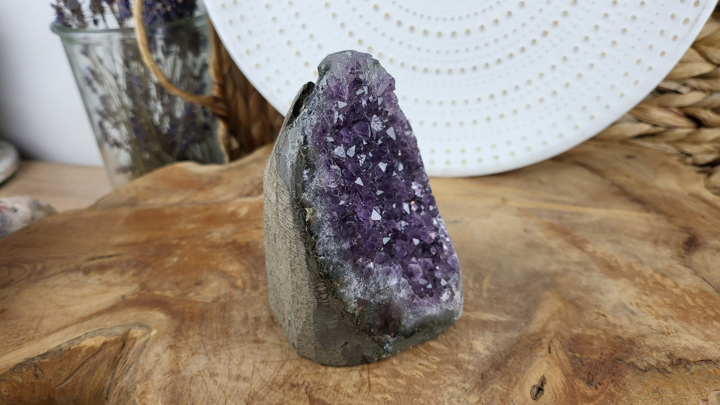 Amethystdruse vollpoliert, ca. 590g