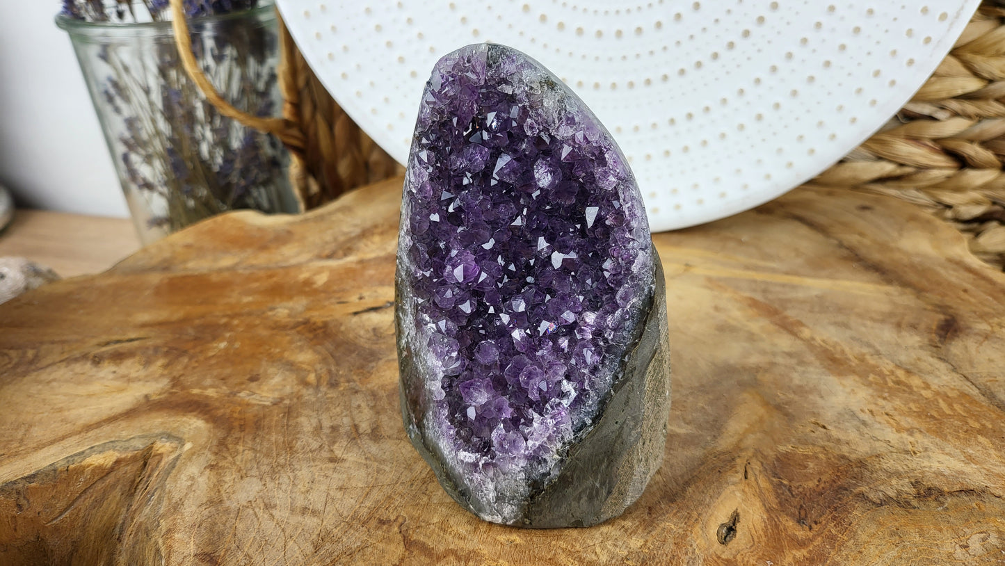 Amethystdruse vollpoliert, ca. 590g