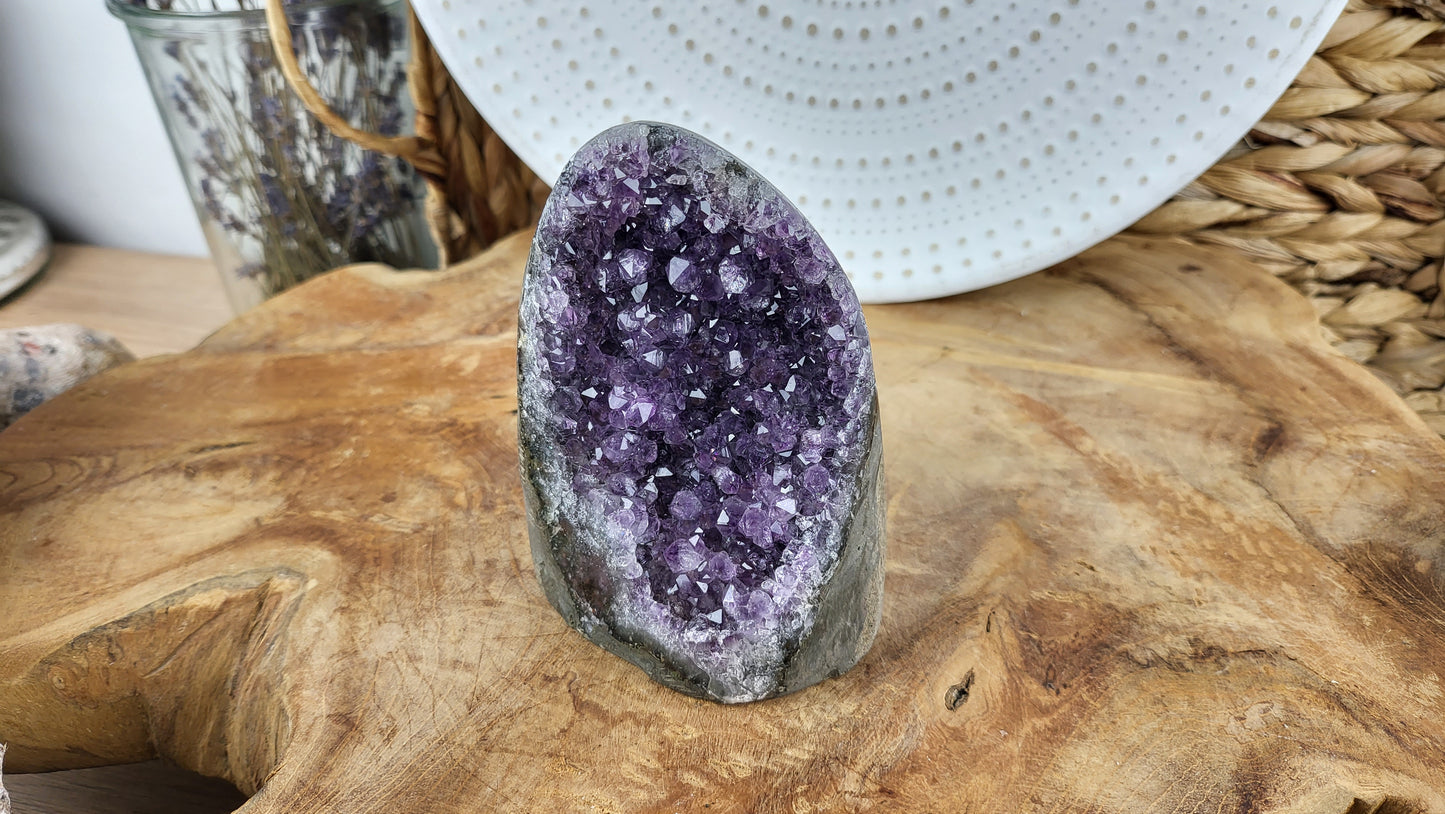 Amethystdruse vollpoliert, ca. 590g