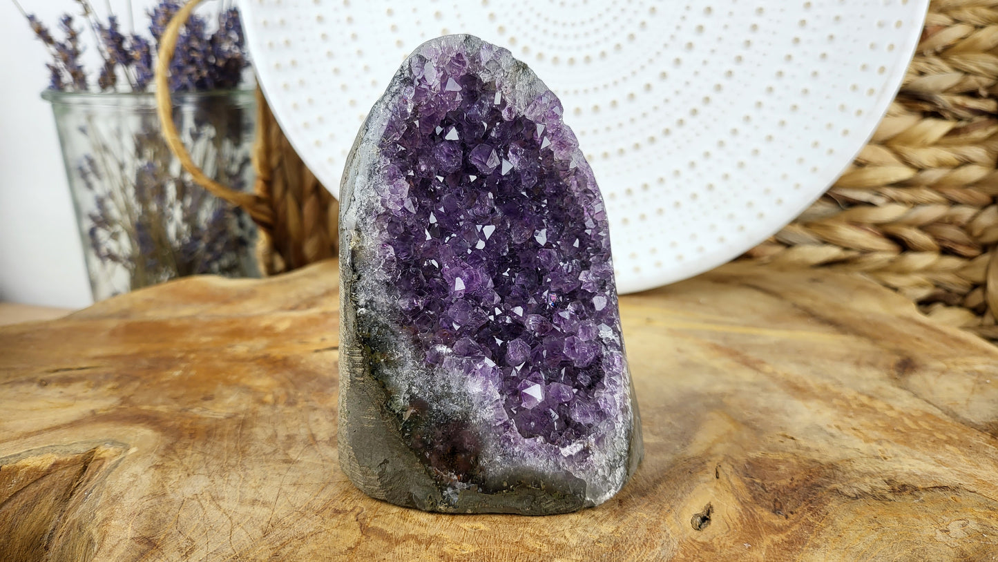 Amethystdruse vollpoliert, ca. 590g