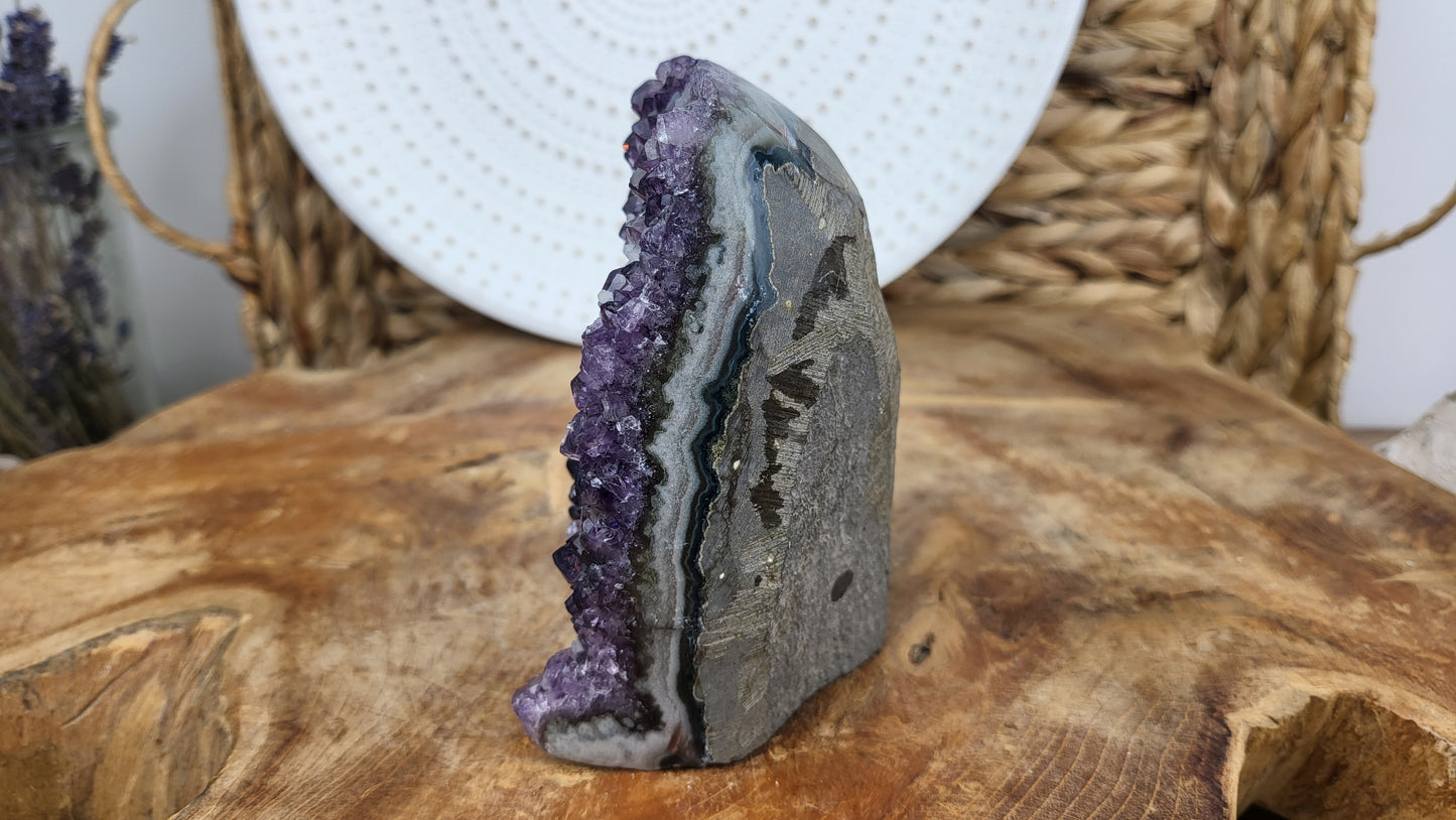 Vollpolierte Amethystdruse ca. 700g aus Brasilien