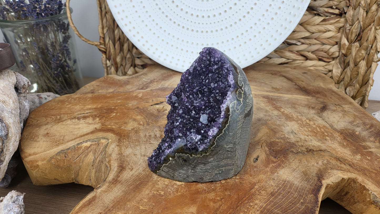 Vollpolierte Amethystdruse ca. 810g aus Brasilien