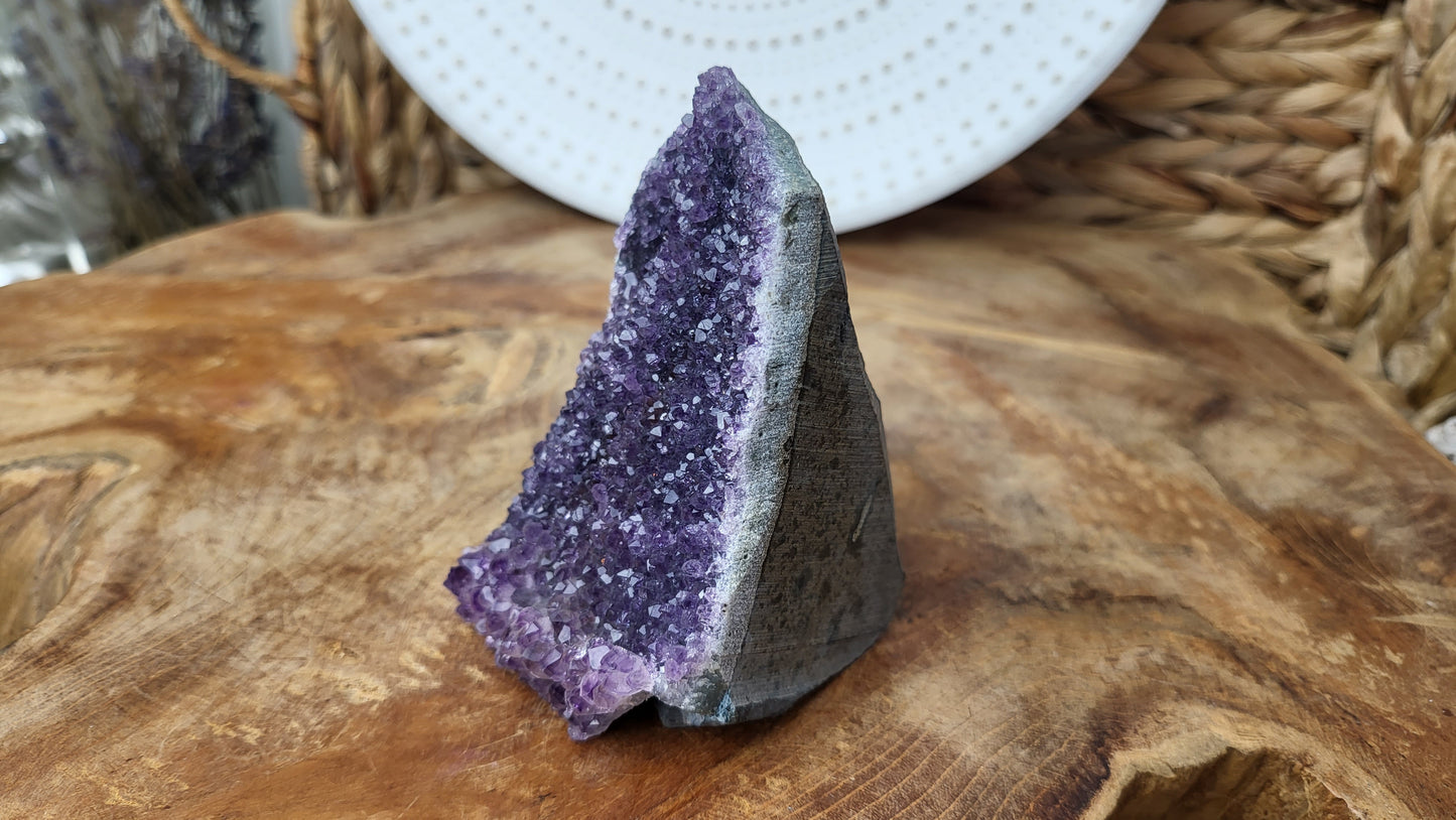 Kleine Amethystdruse mit feiner Kristallbildung,  ca. 400g