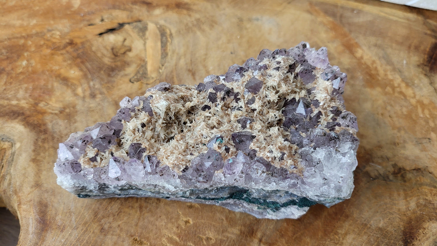 Amethyst- Nadelcalcit- Geothit Stufe ca. 470g, Brasilien